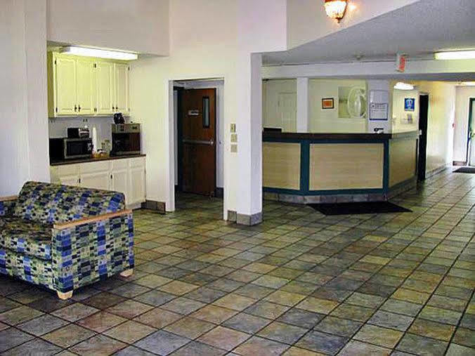 Hotel 6-lawrence, Ks 2*